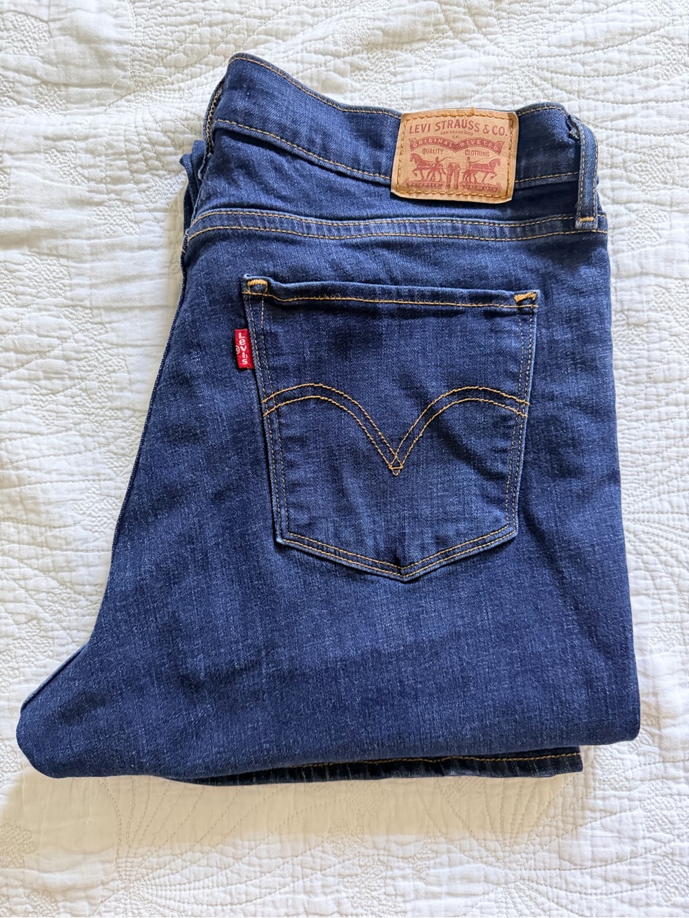 Levi's Women’s Dark Blue Classic Bootcut Jeans